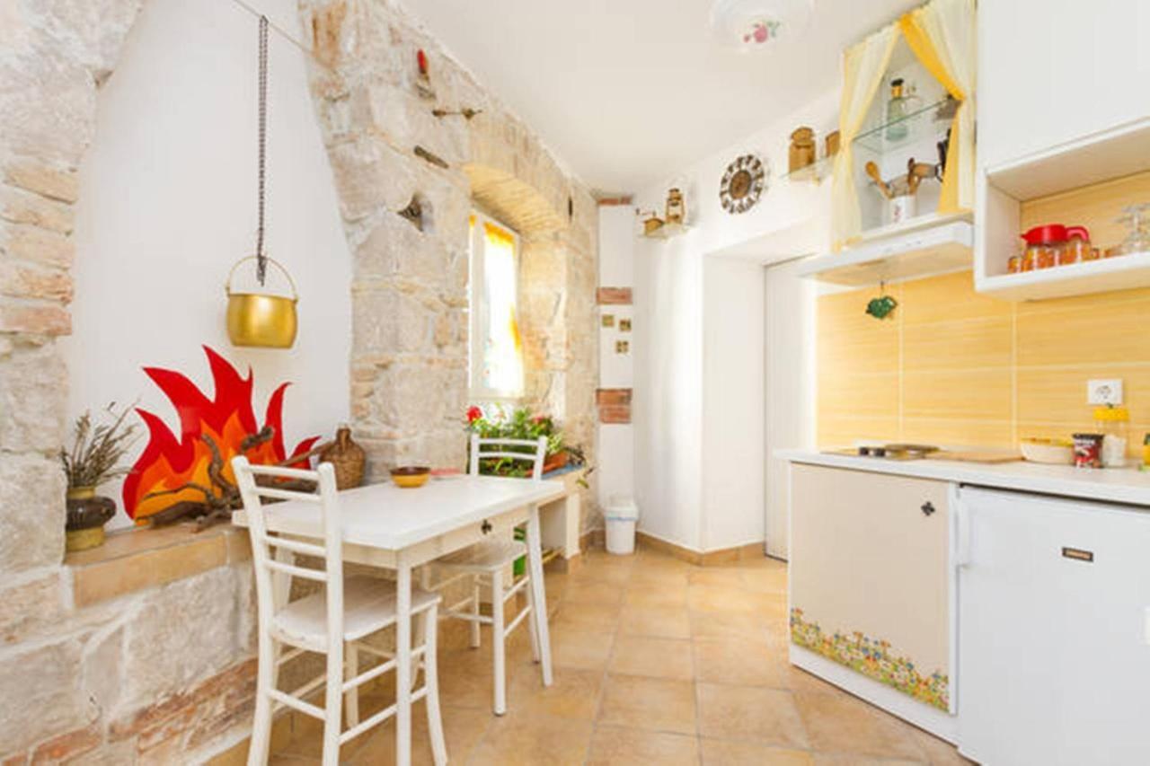 Studio Apartment Sretna Сплит Екстериор снимка