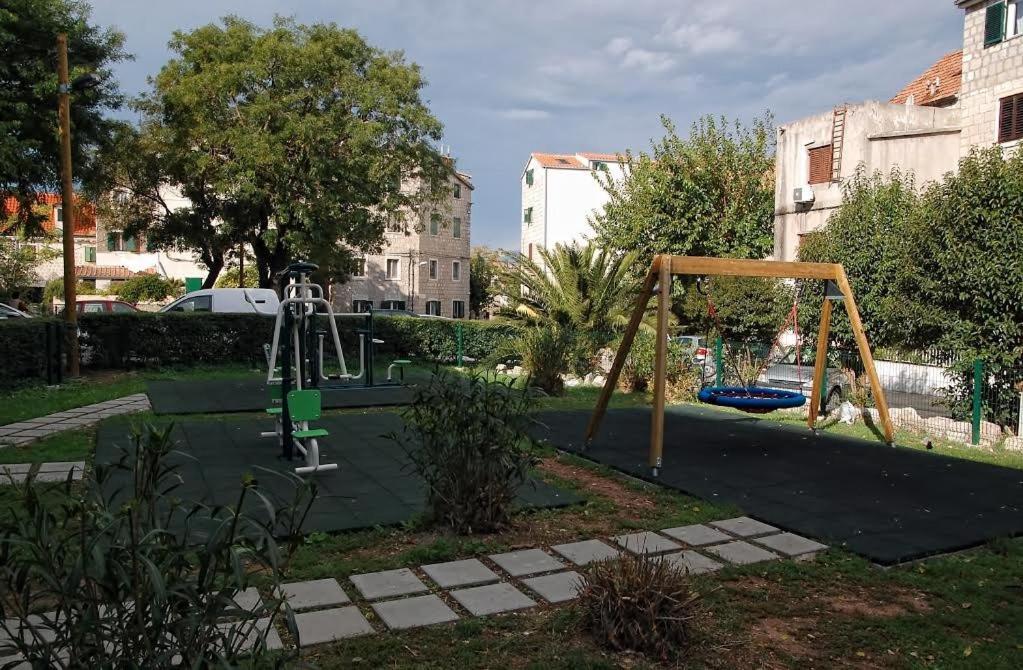 Studio Apartment Sretna Сплит Екстериор снимка